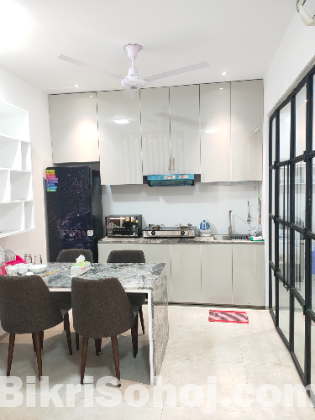 Fully Furnished Two-Bedroom Flat For A Cozy Stay